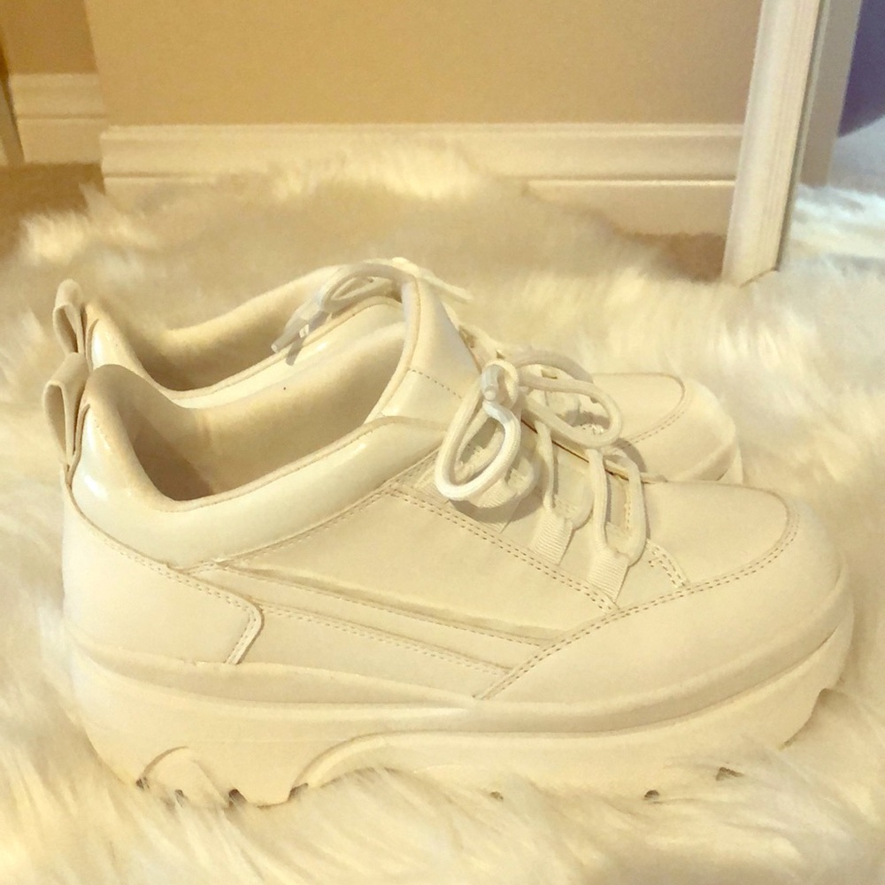 Madden Girl Bounce platform sneakers